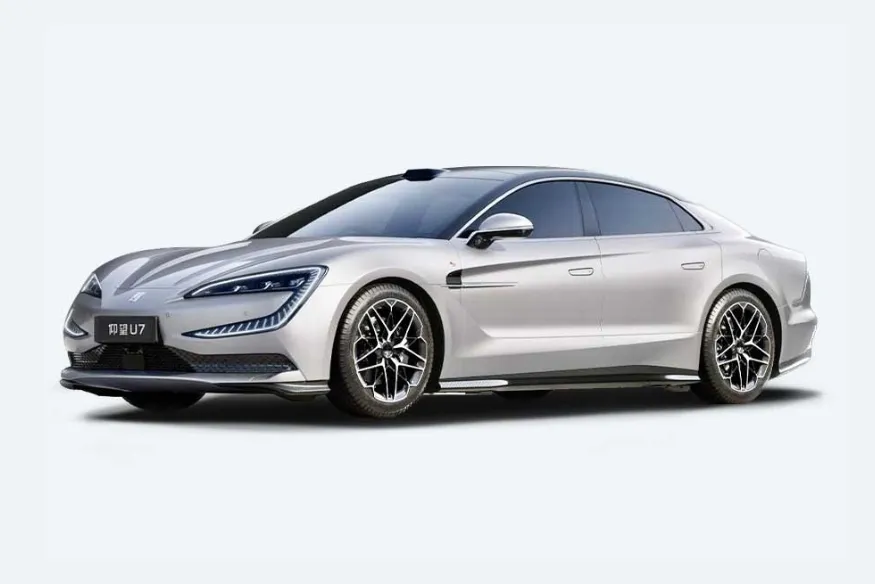 BYD YangWang U7: O Sedã Elétrico Que Revoluciona Potência e Autonomia