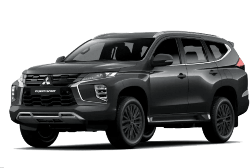 SUV Mitsubishi Pajero Sport em fundo branco, com visual robusto.