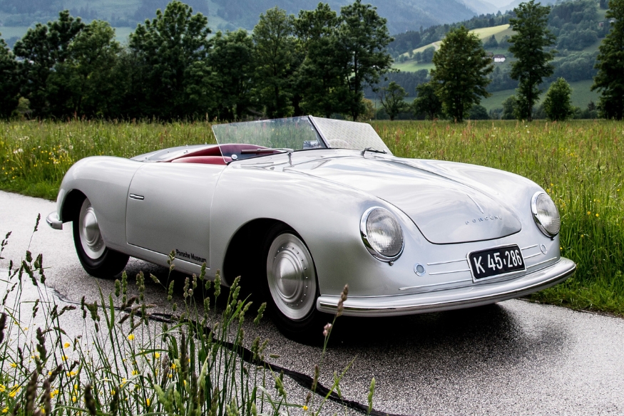 o Porsche 356, em 1948.